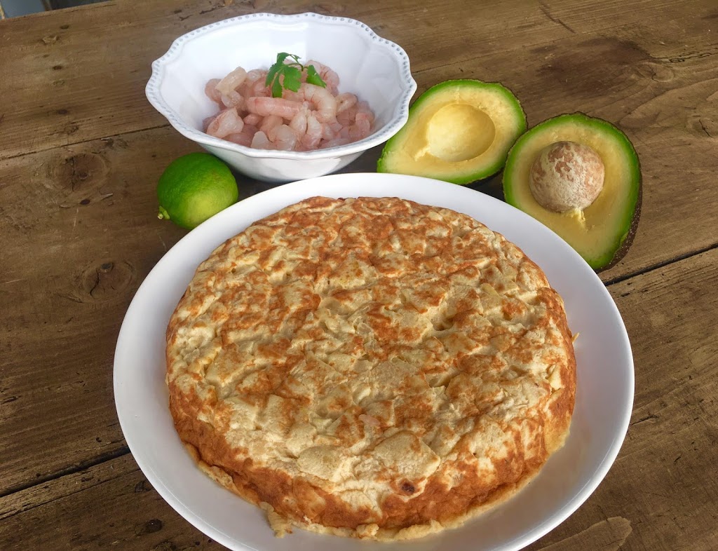 TORTILLA DE PATATAS RELLENA DE GAMBAS Y AGUACATE - Puerto de Vigo